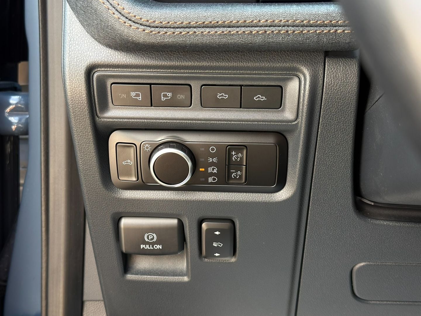 2023 Ford F-150 Lightning LARIAT
