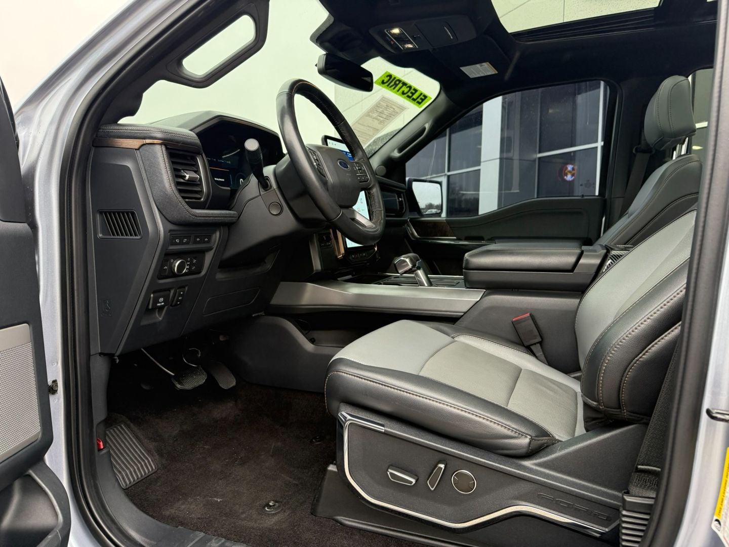 2022 Ford F-150 Lightning LARIAT