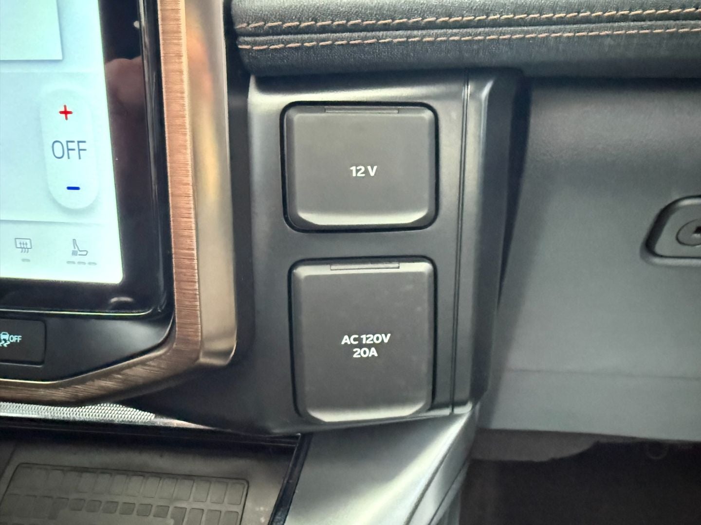 2022 Ford F-150 Lightning LARIAT
