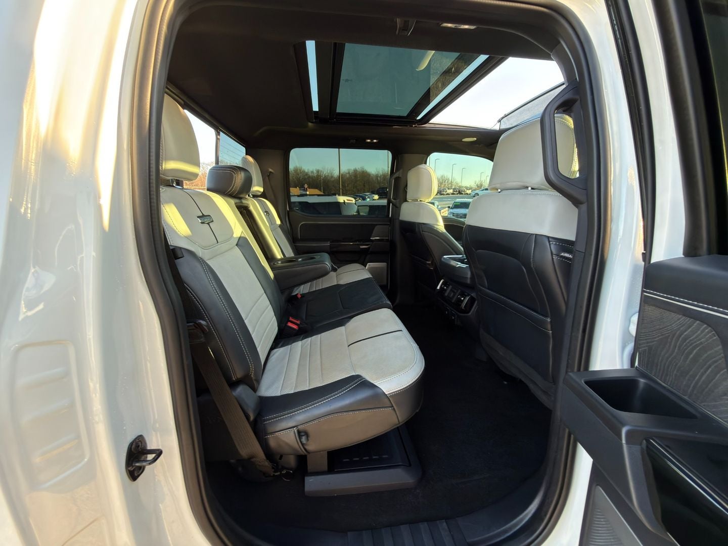 2022 Ford F-150 Lightning Platinum