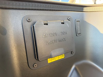 2022 Ford F-150 Lightning Platinum