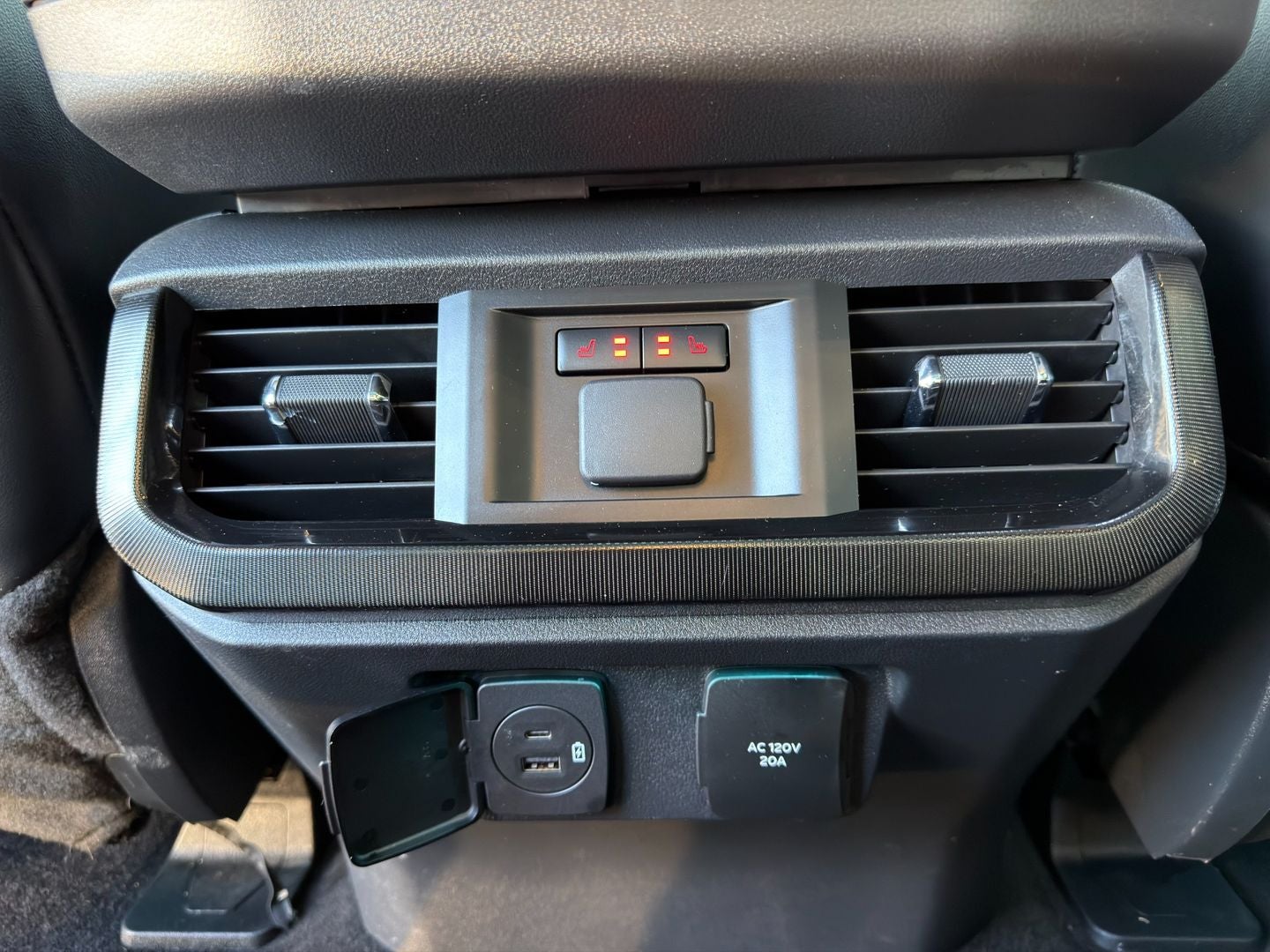 2022 Ford F-150 Lightning Platinum