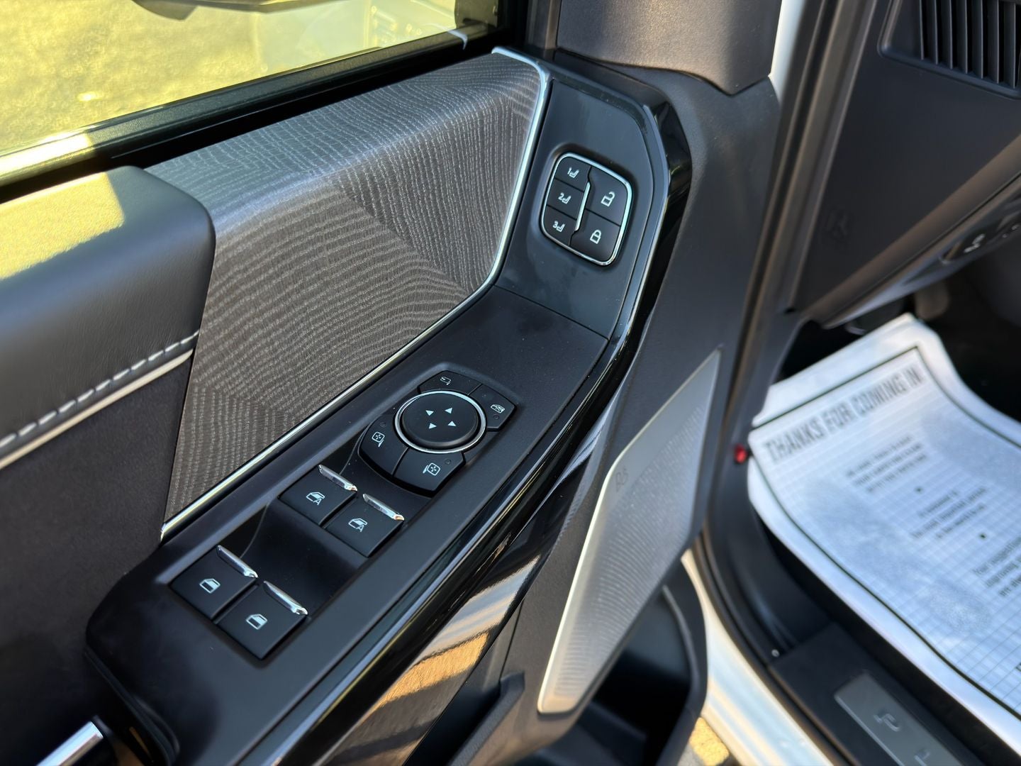 2022 Ford F-150 Lightning Platinum