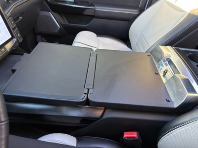 2022 Ford F-150 Lightning Platinum