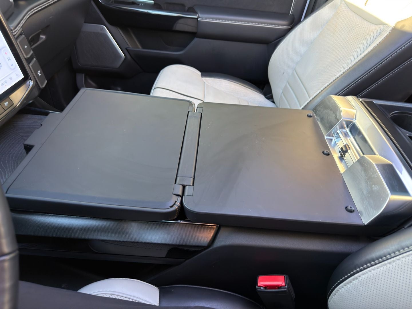 2022 Ford F-150 Lightning Platinum