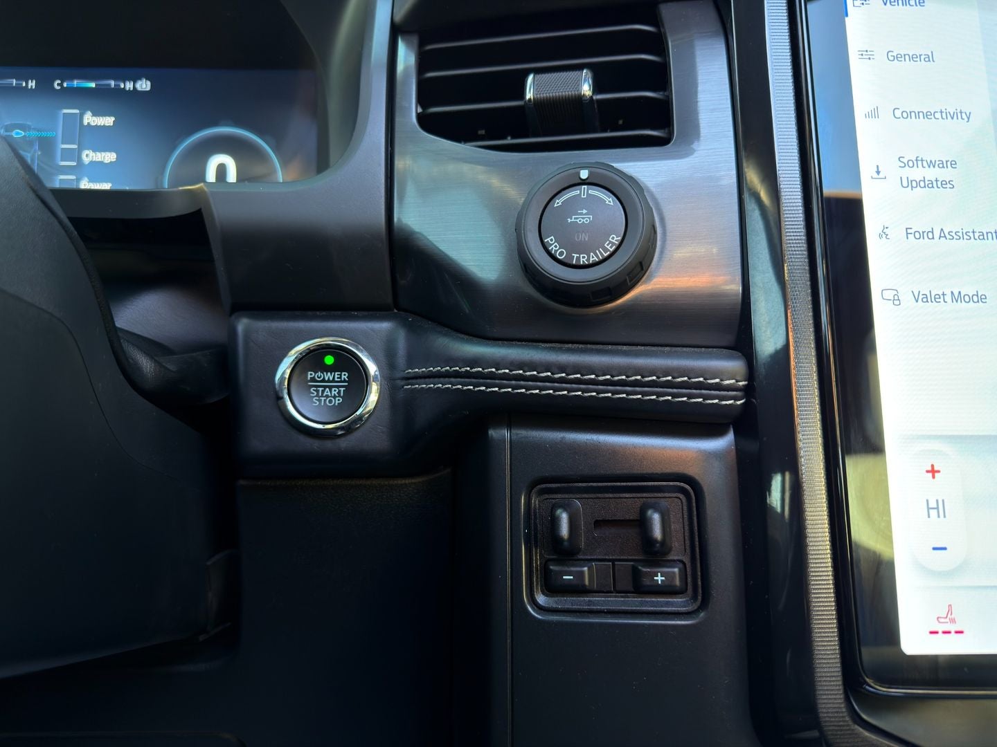 2022 Ford F-150 Lightning Platinum