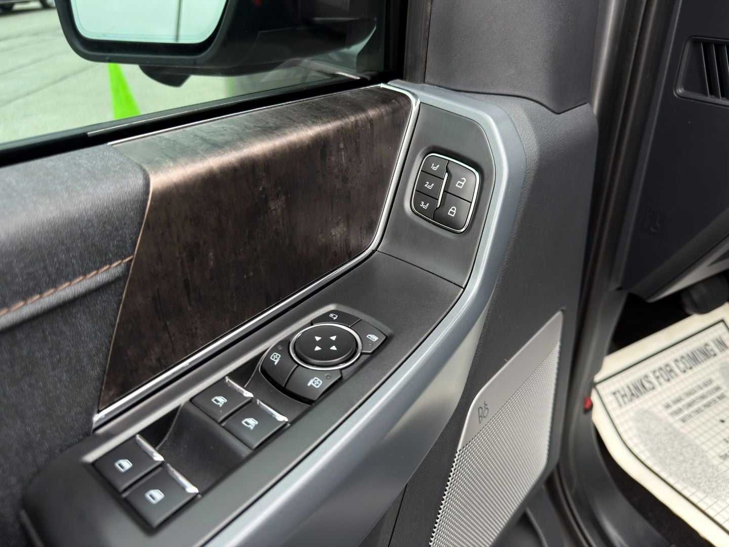 2023 Ford F-150 Lightning LARIAT