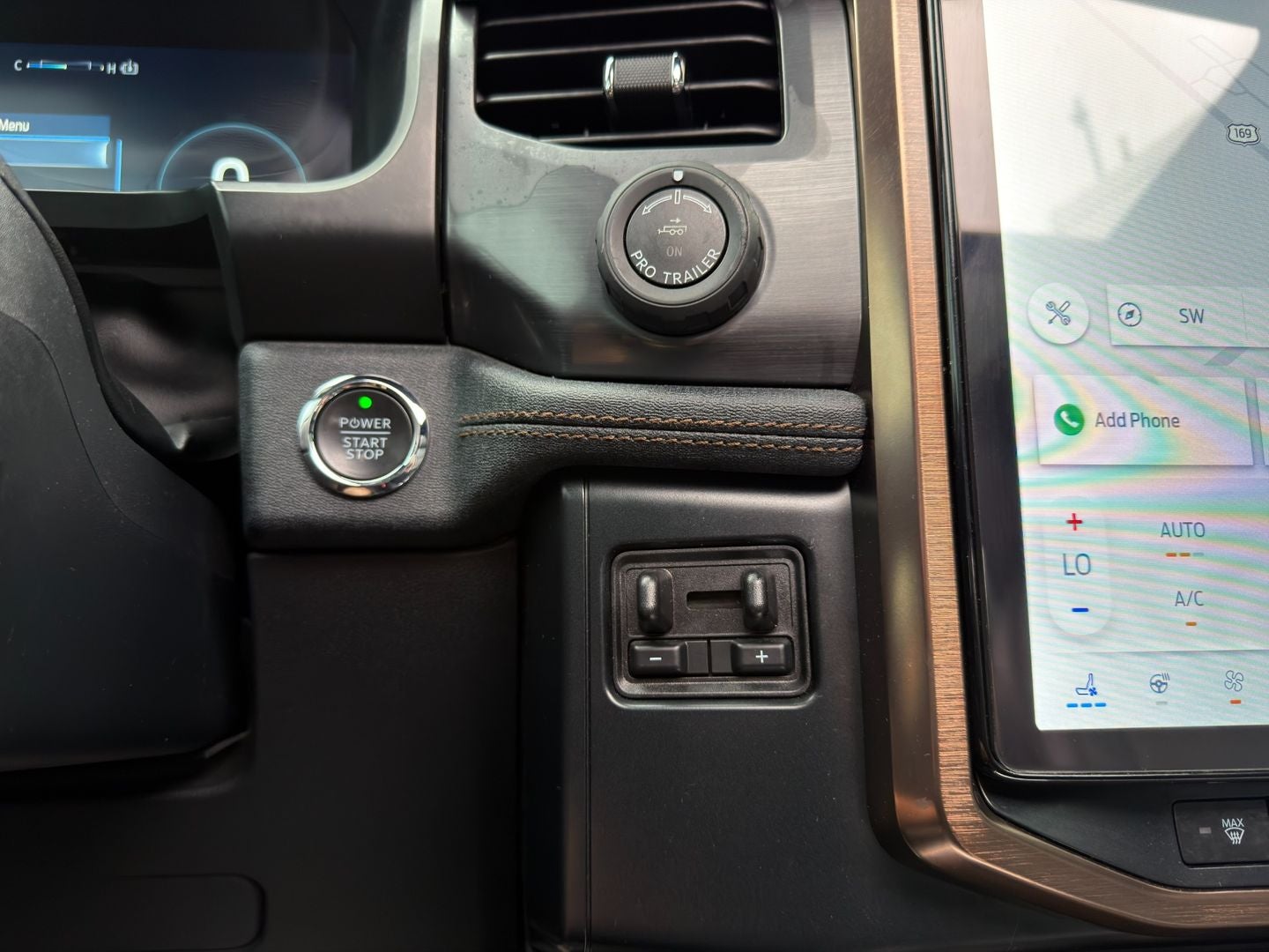 2023 Ford F-150 Lightning LARIAT