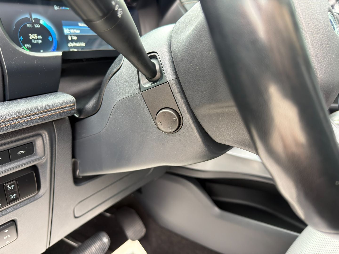 2023 Ford F-150 Lightning LARIAT