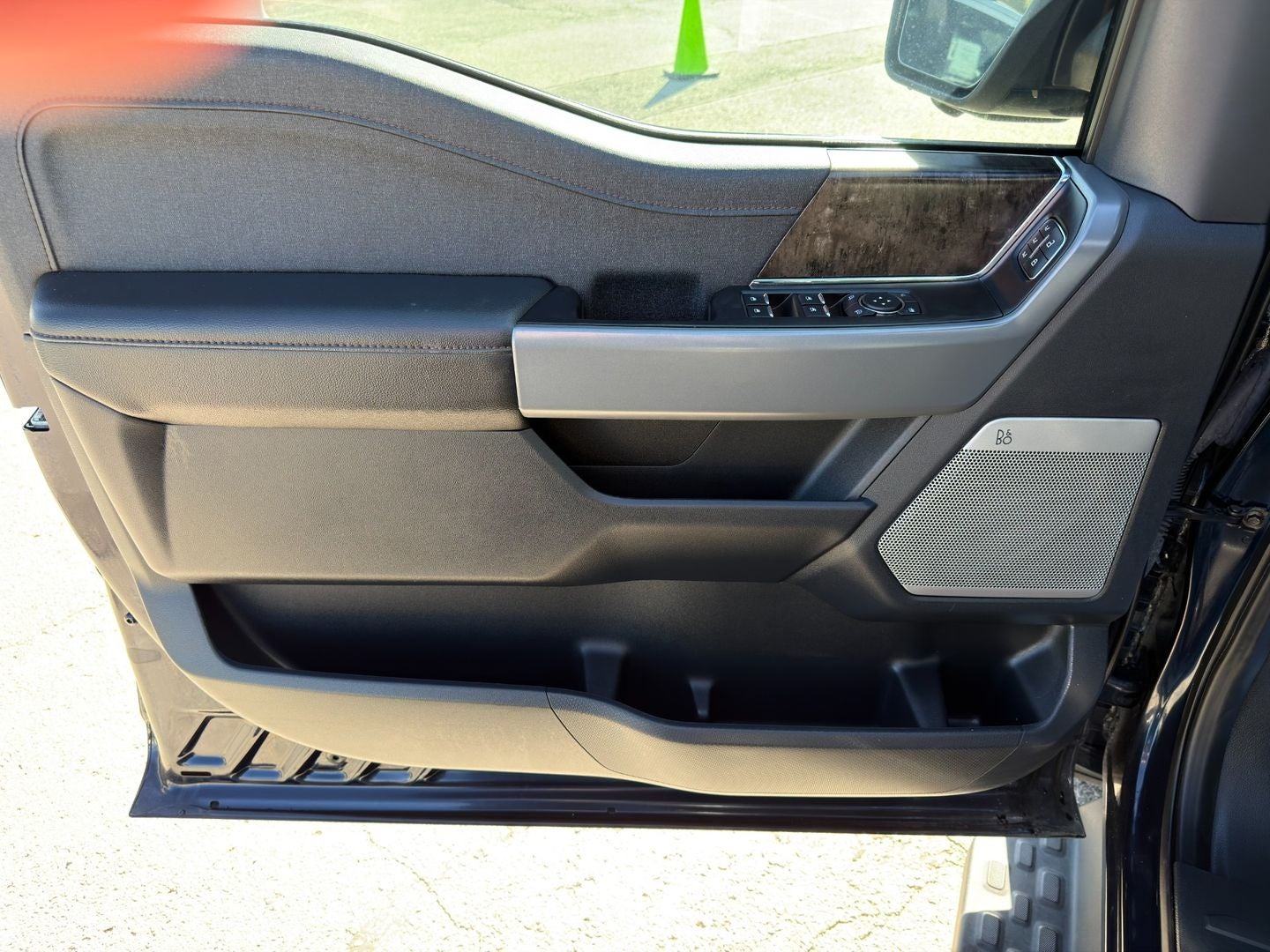 2023 Ford F-150 Lightning LARIAT