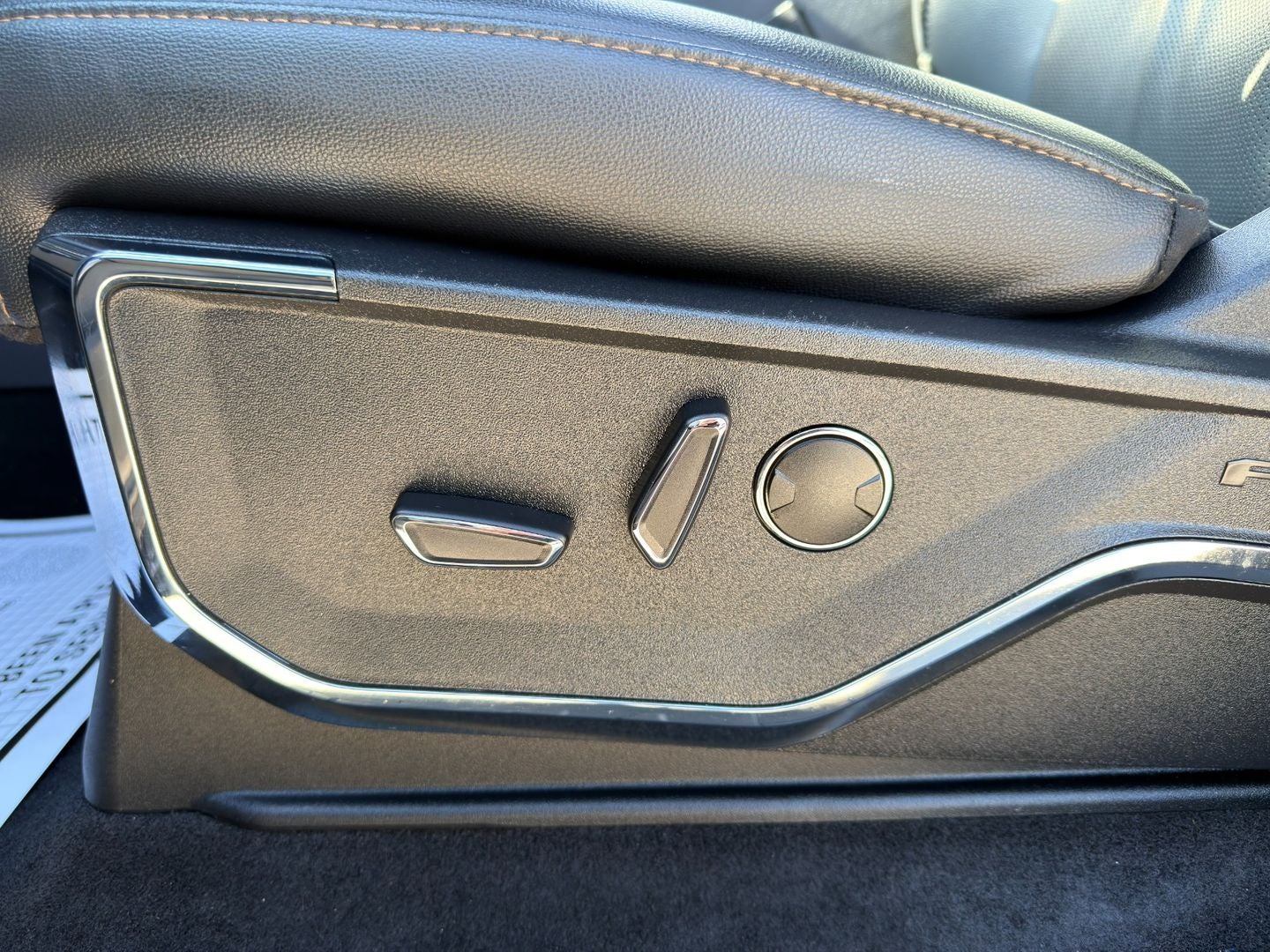 2023 Ford F-150 Lightning LARIAT