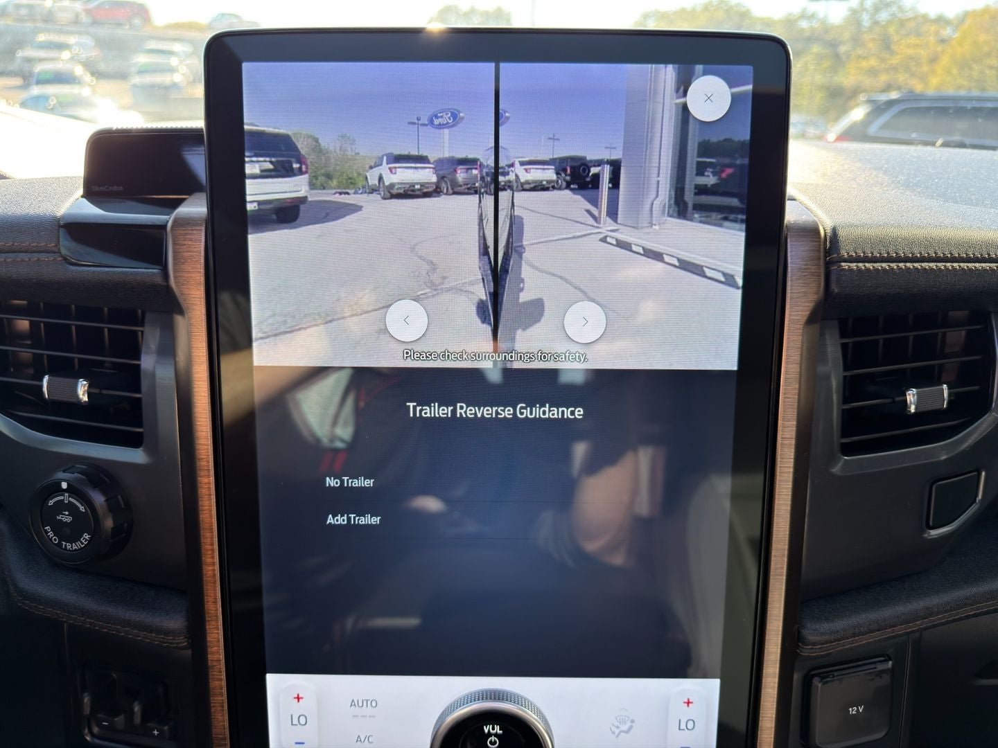 2023 Ford F-150 Lightning LARIAT