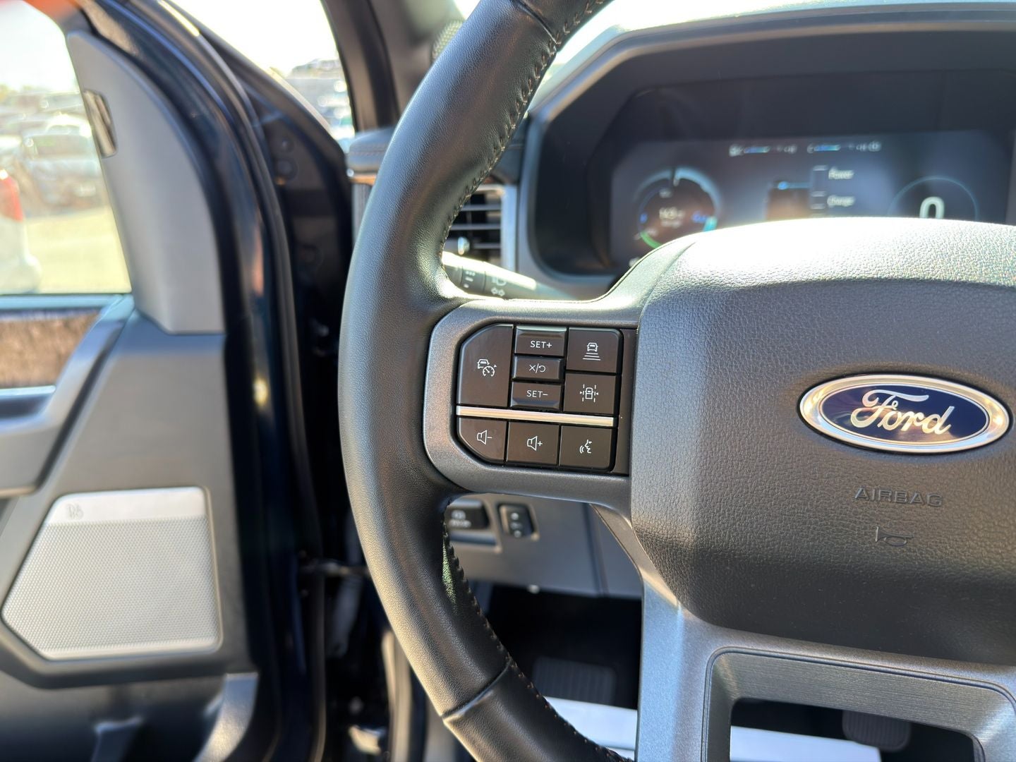 2023 Ford F-150 Lightning LARIAT