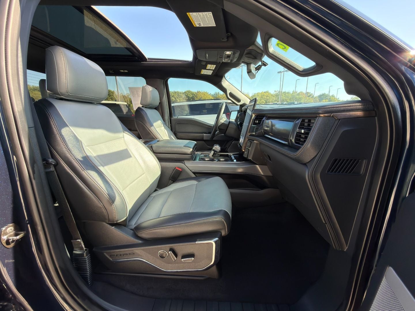 2023 Ford F-150 Lightning LARIAT