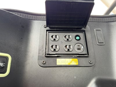 2022 Ford F-150 Lightning LARIAT