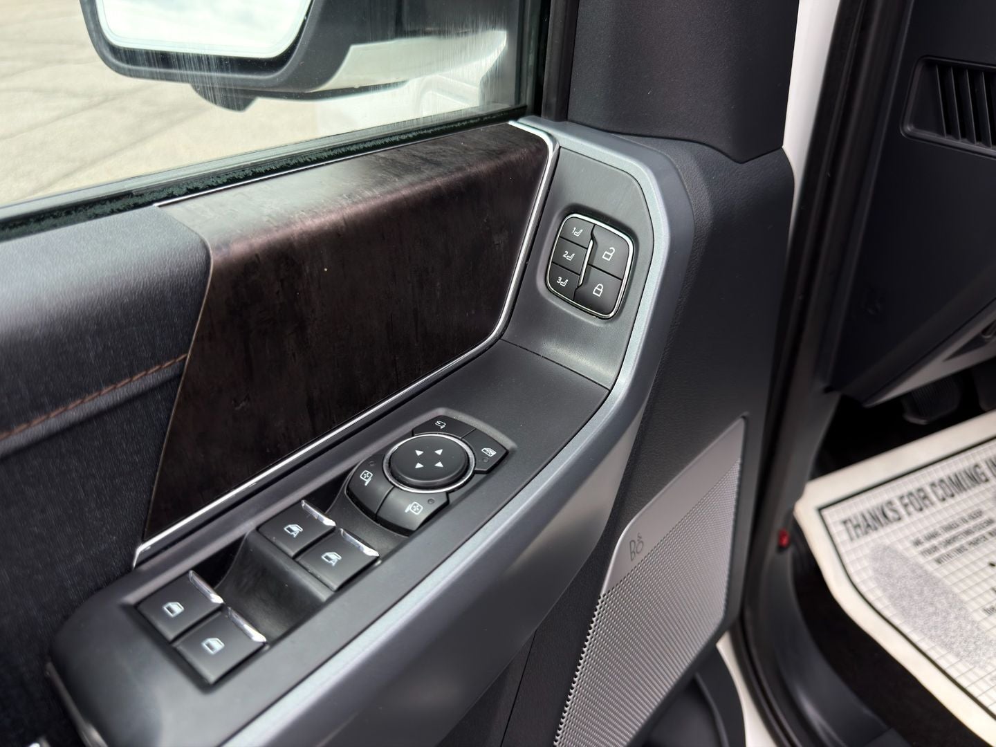 2022 Ford F-150 Lightning LARIAT