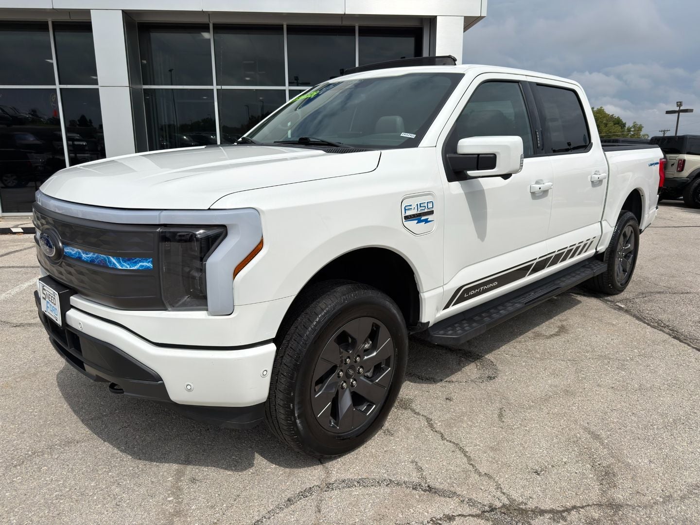 2022 Ford F-150 Lightning LARIAT