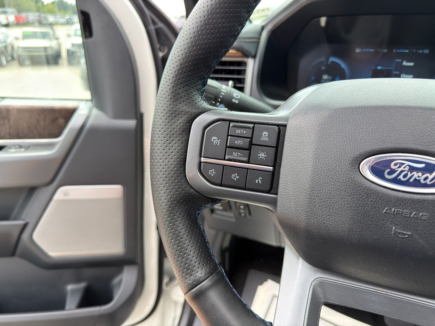 2022 Ford F-150 Lightning LARIAT
