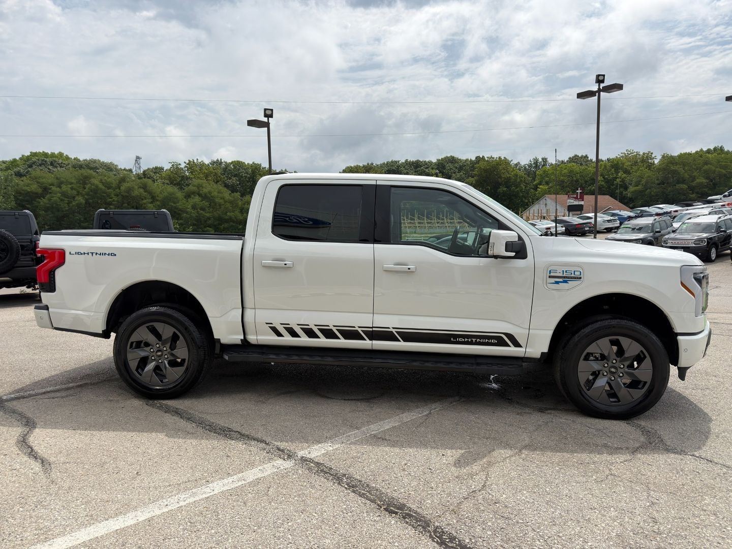 2022 Ford F-150 Lightning LARIAT