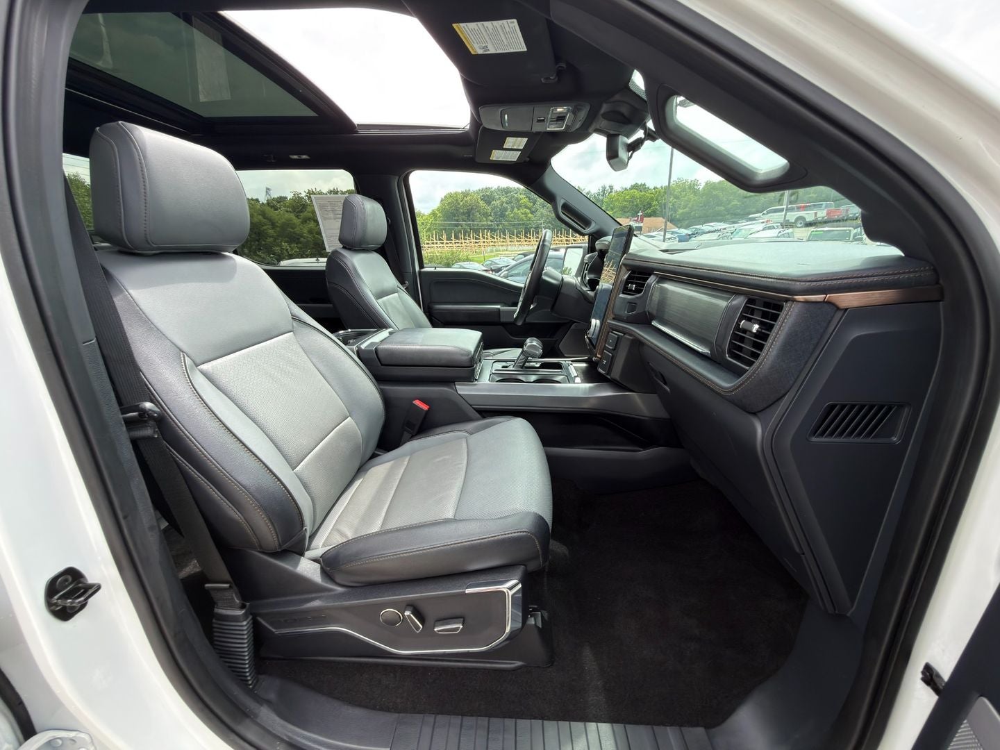 2022 Ford F-150 Lightning LARIAT