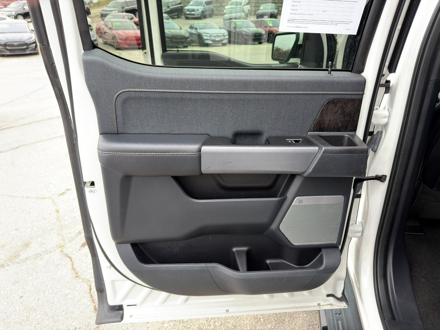 2022 Ford F-150 Lightning LARIAT