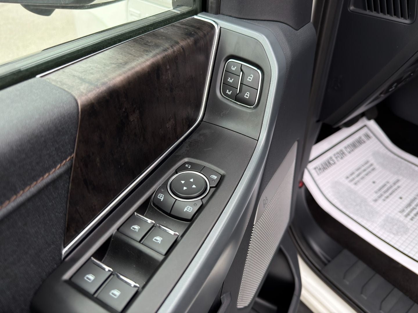 2022 Ford F-150 Lightning LARIAT