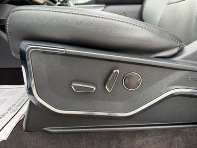 2022 Ford F-150 Lightning LARIAT