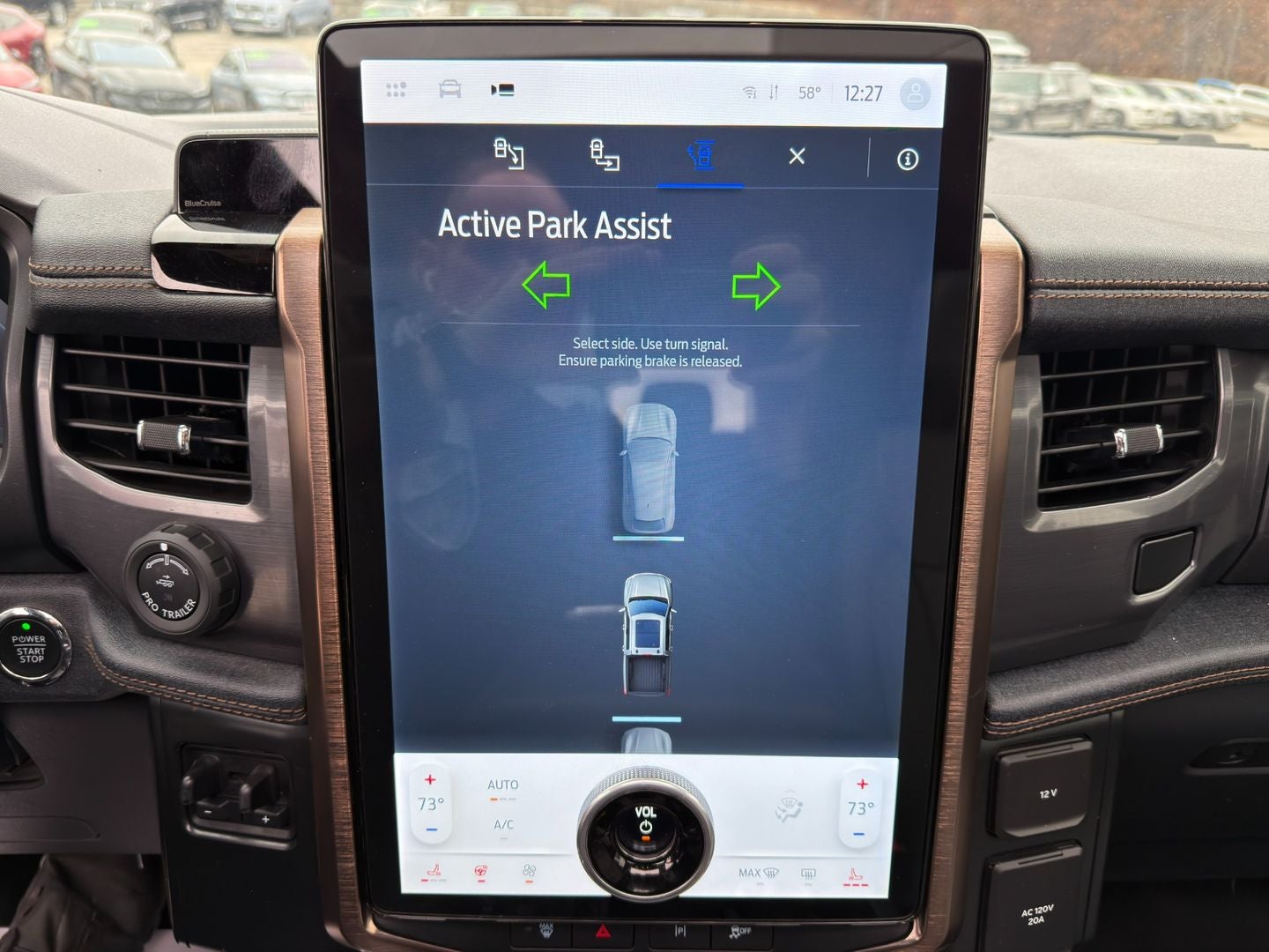 2022 Ford F-150 Lightning LARIAT