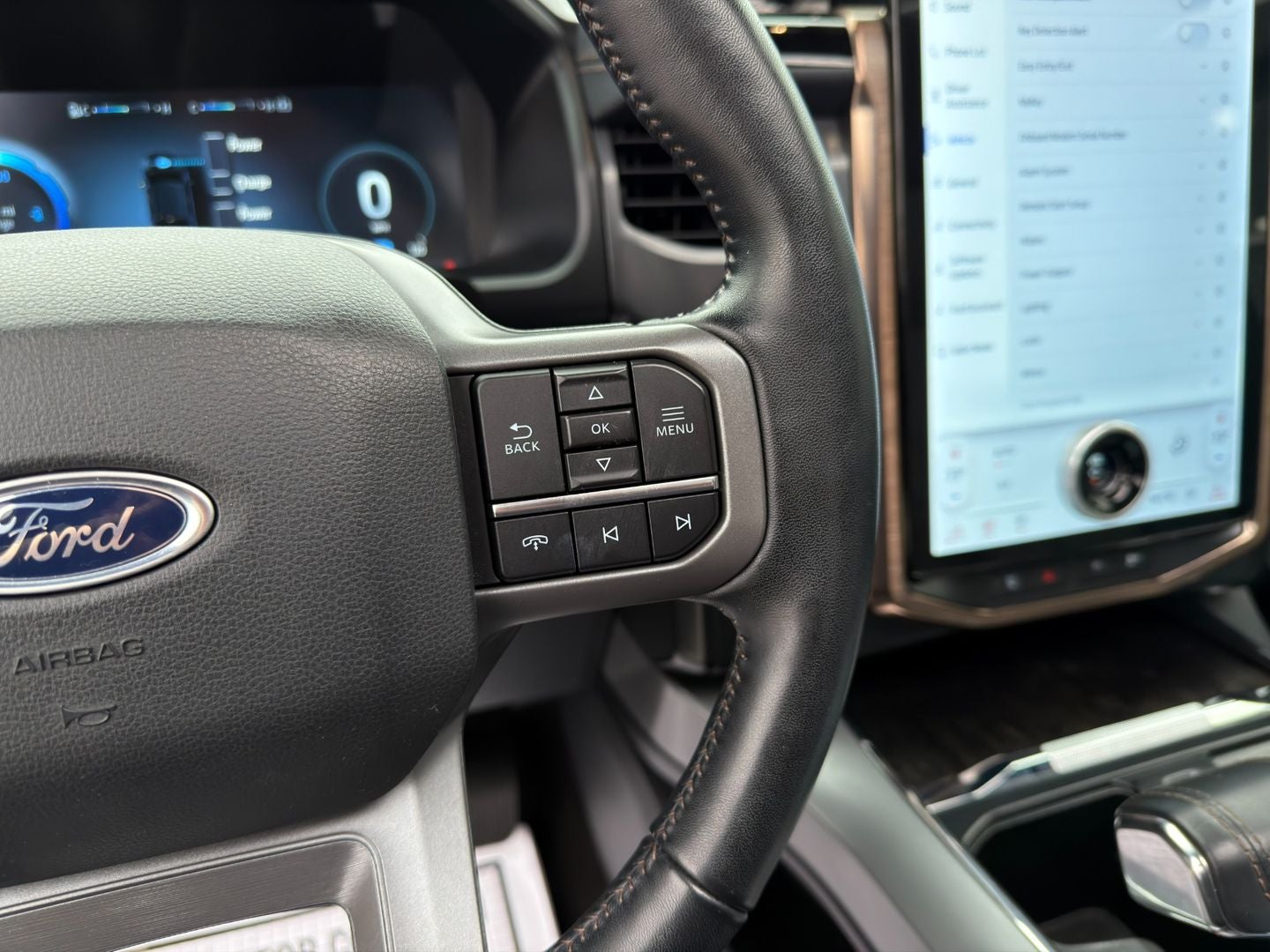 2022 Ford F-150 Lightning LARIAT