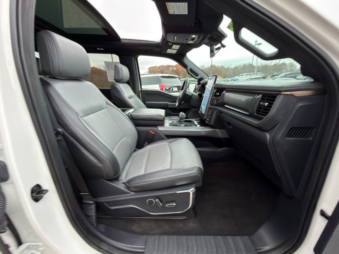 2022 Ford F-150 Lightning LARIAT