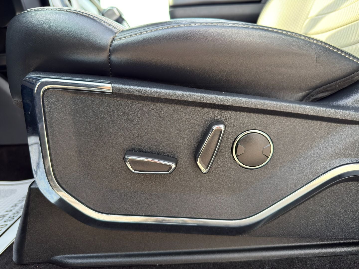 2023 Ford F-150 Lightning Platinum