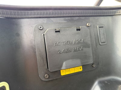 2023 Ford F-150 Lightning Platinum