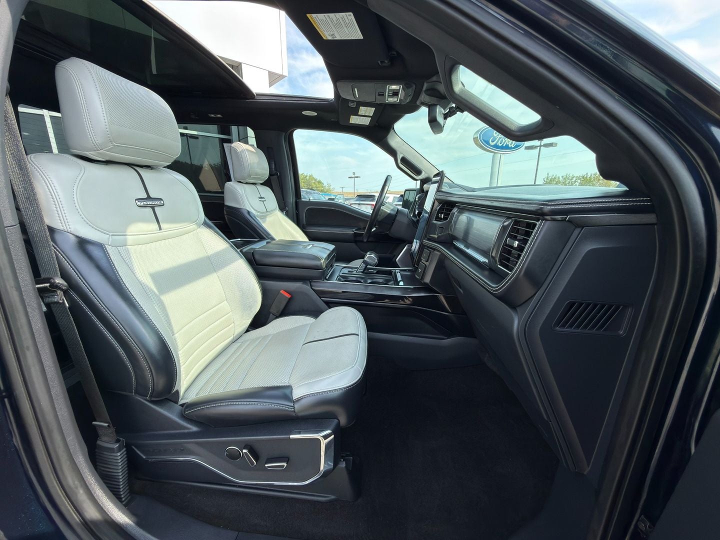 2023 Ford F-150 Lightning Platinum