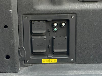 2022 Ford F-150 Lightning Platinum