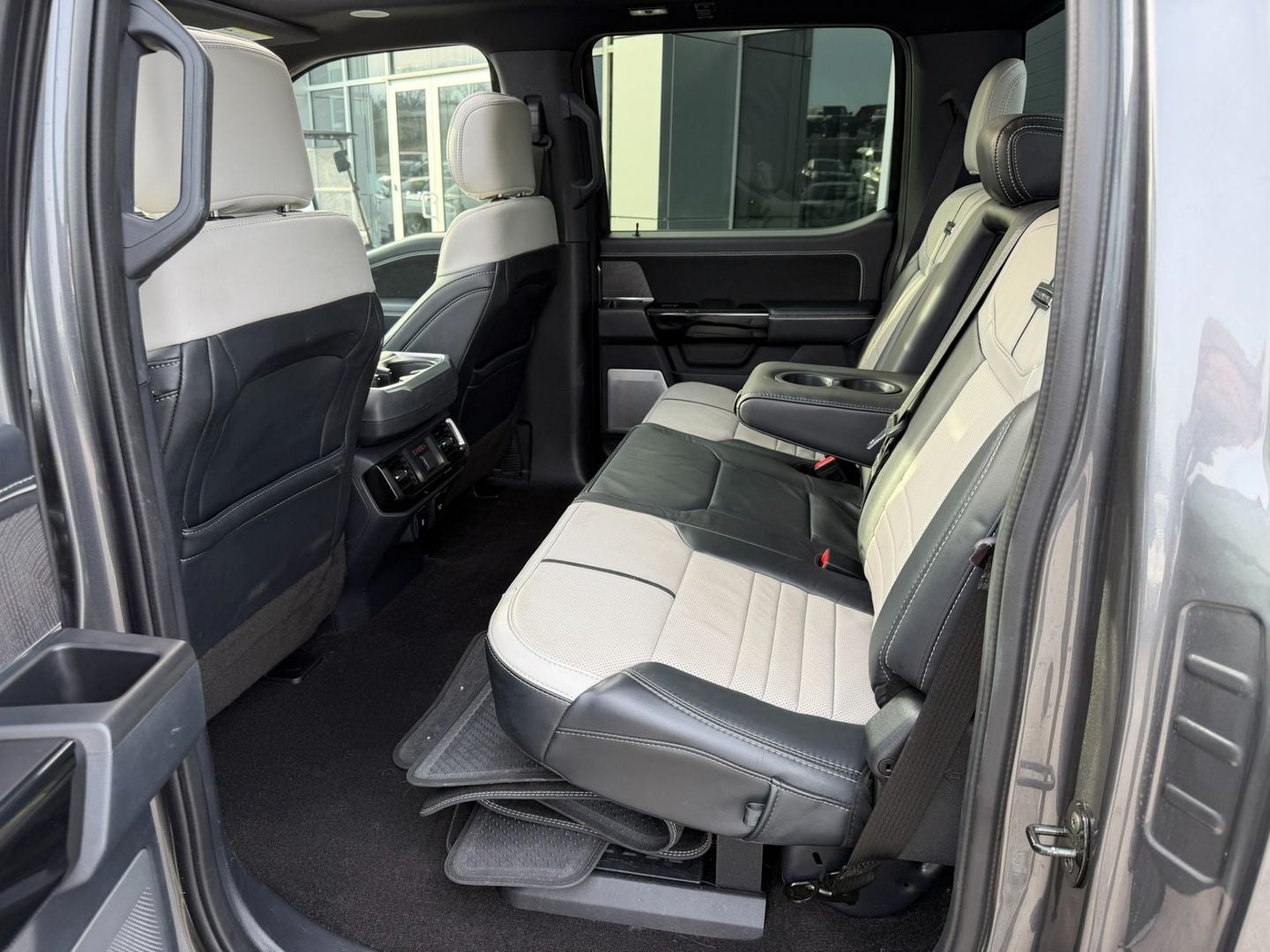 2022 Ford F-150 Lightning Platinum