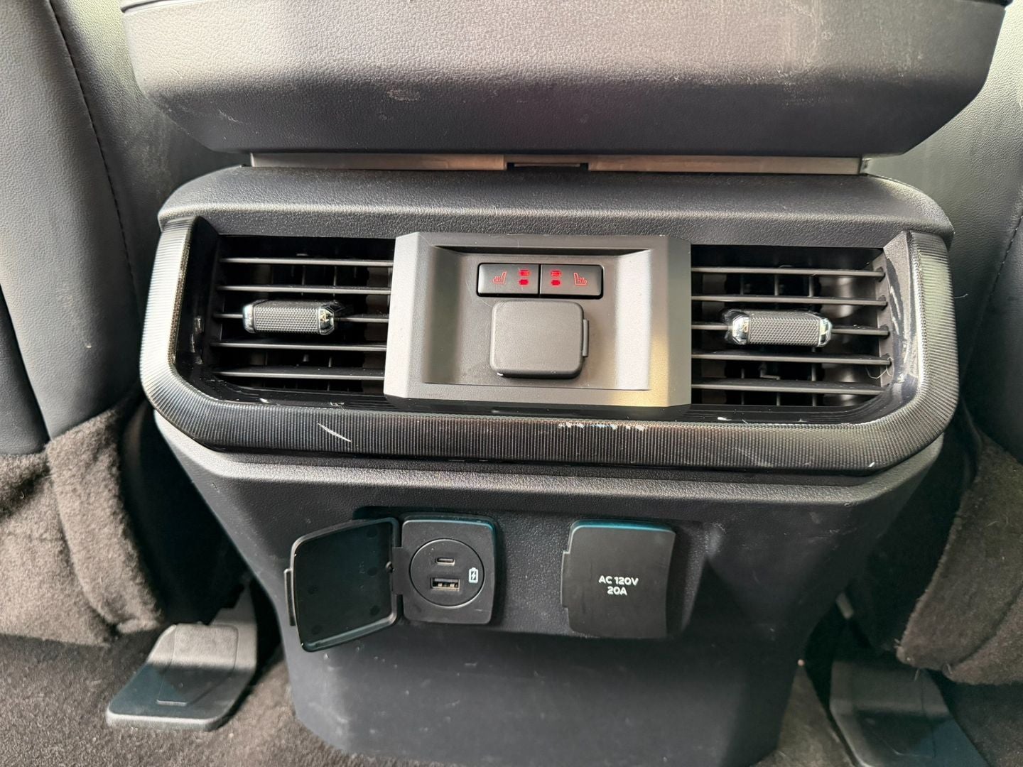 2022 Ford F-150 Lightning Platinum