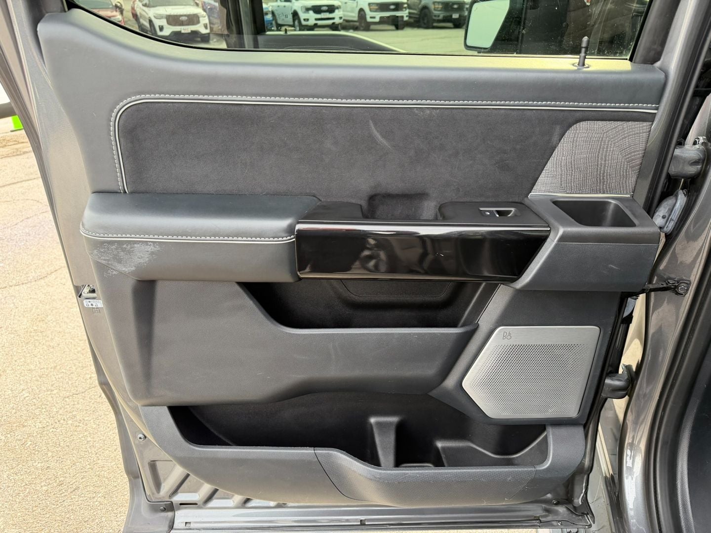 2022 Ford F-150 Lightning Platinum