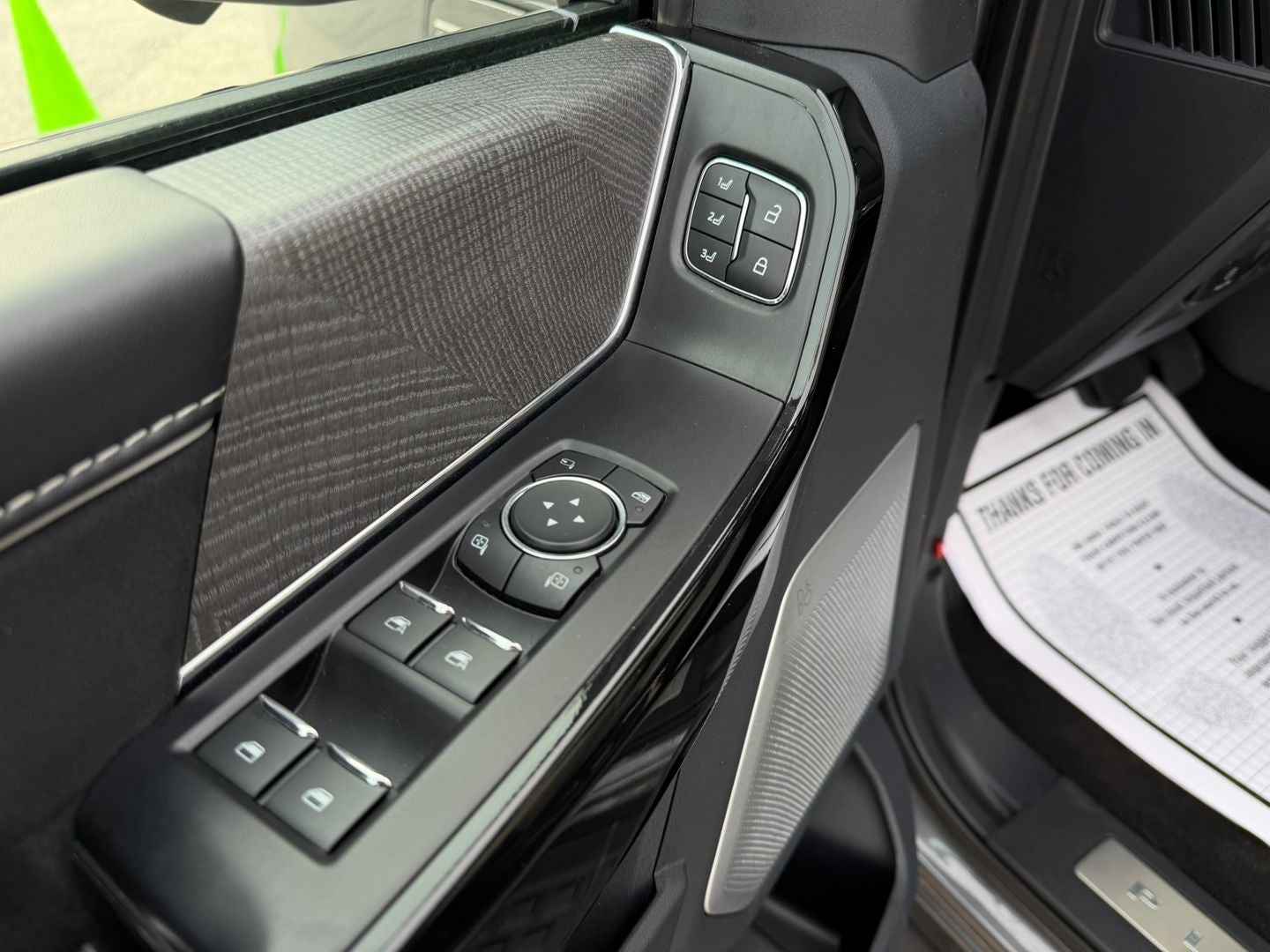 2022 Ford F-150 Lightning Platinum