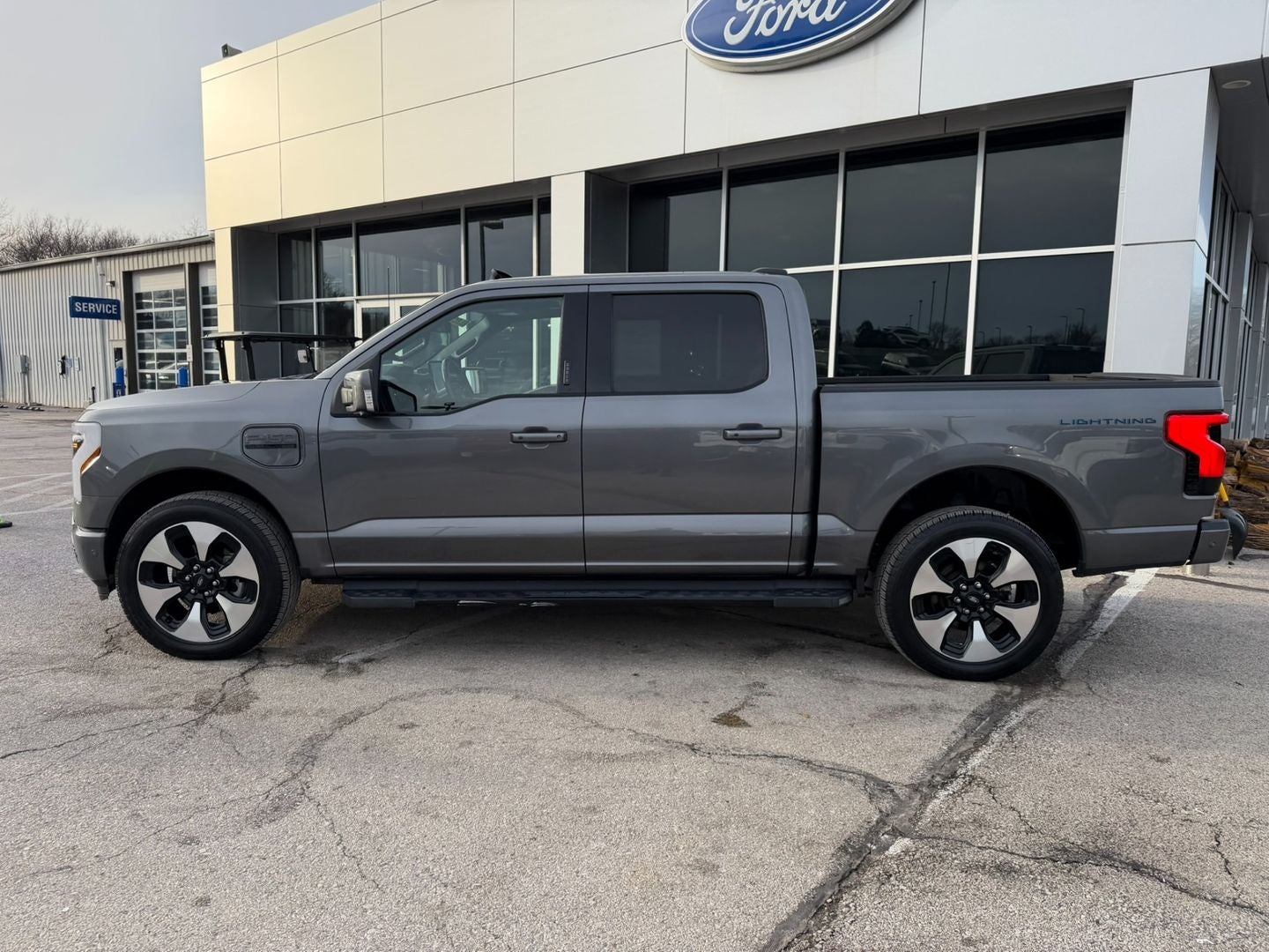 2022 Ford F-150 Lightning Platinum