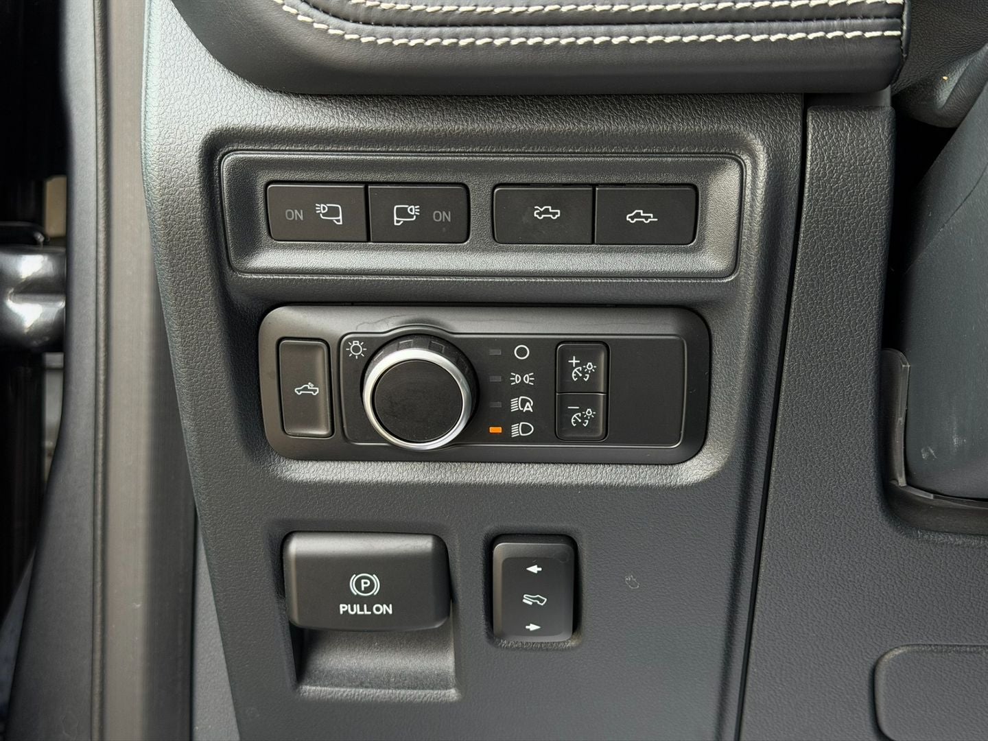 2022 Ford F-150 Lightning Platinum