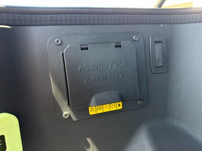 2023 Ford F-150 Lightning Platinum
