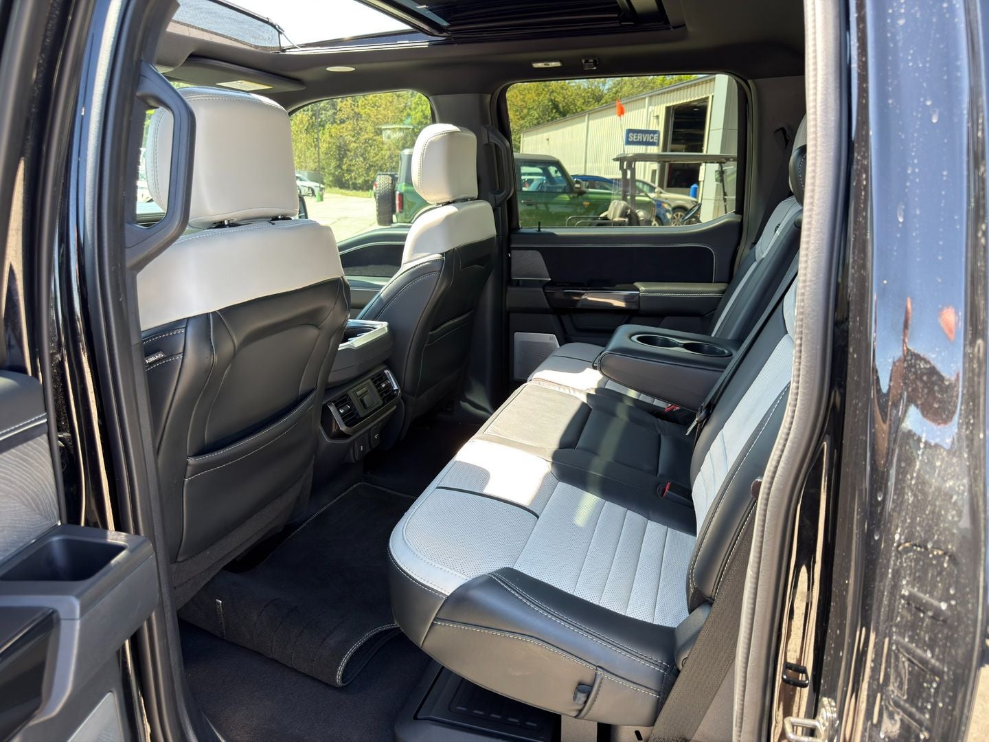 2023 Ford F-150 Lightning Platinum