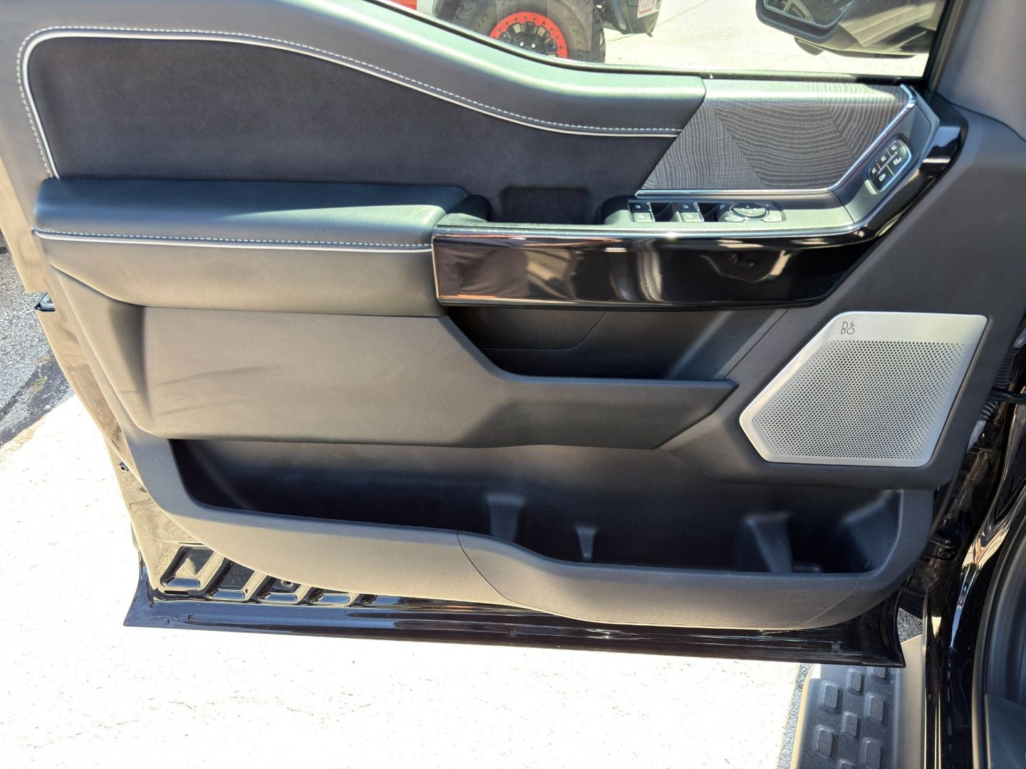 2023 Ford F-150 Lightning Platinum