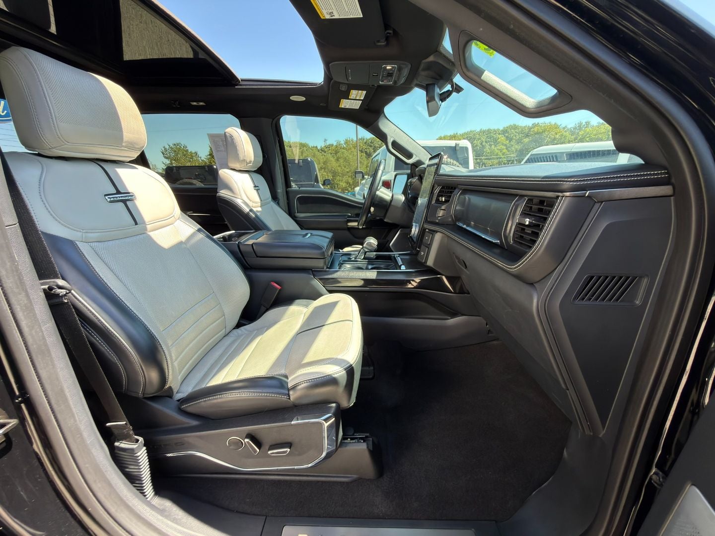 2023 Ford F-150 Lightning Platinum