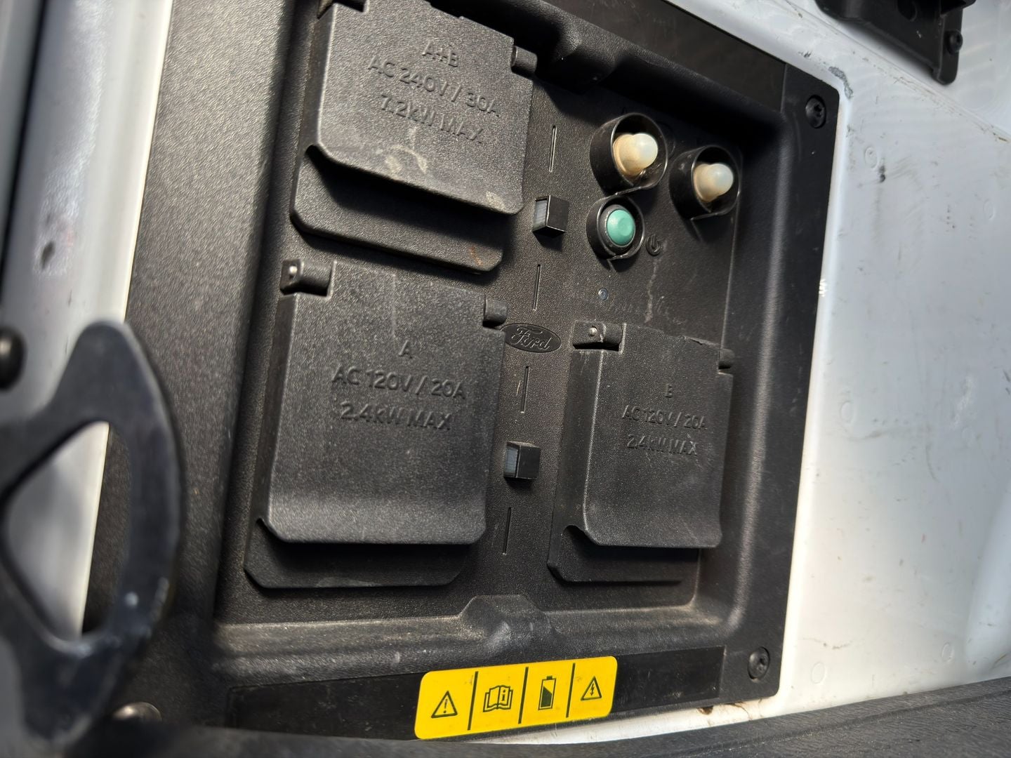 2022 Ford F-150 Lightning LARIAT