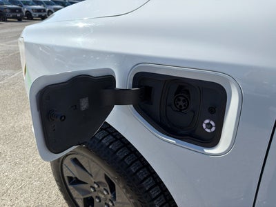 2022 Ford F-150 Lightning LARIAT