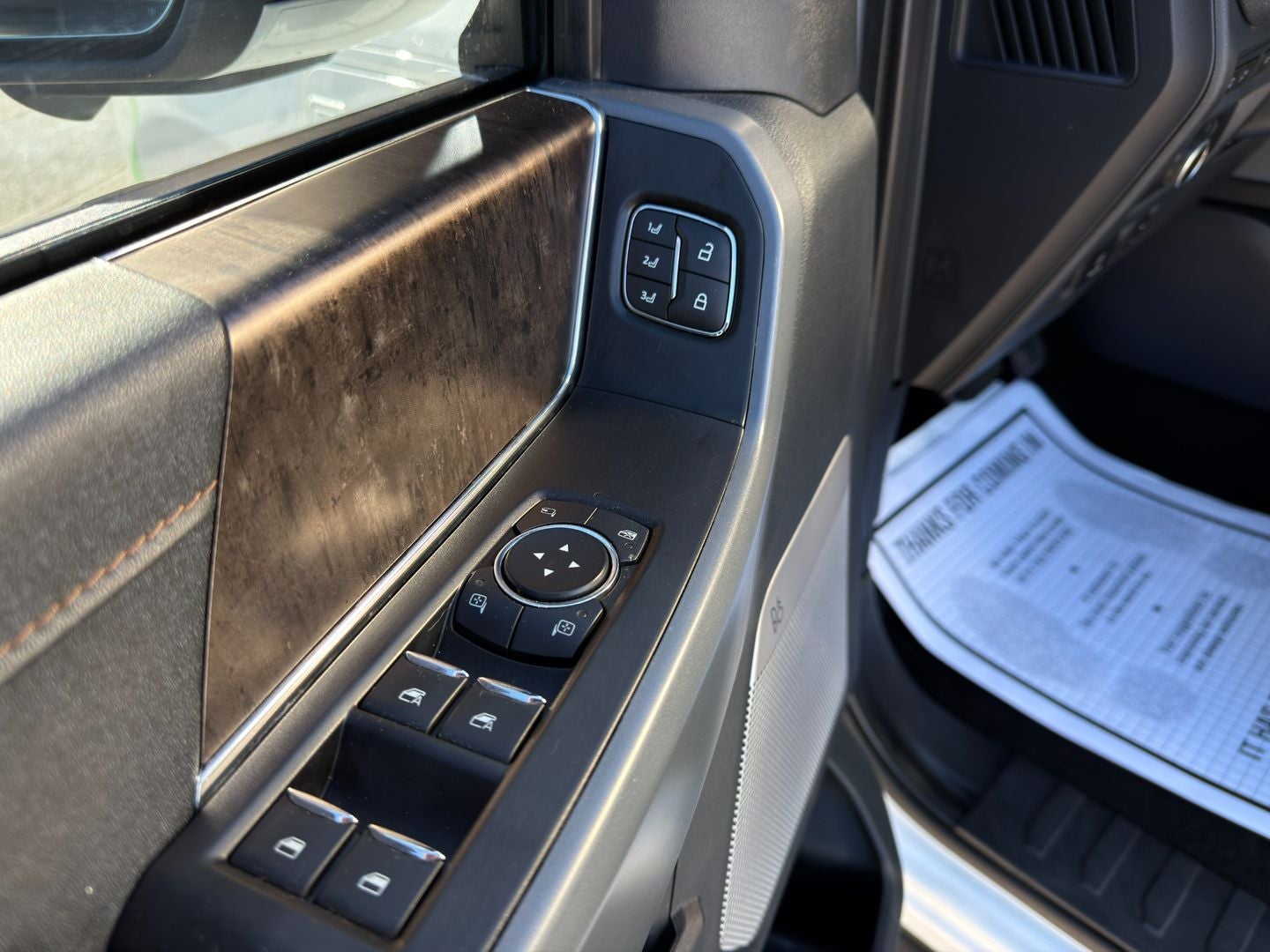 2022 Ford F-150 Lightning LARIAT