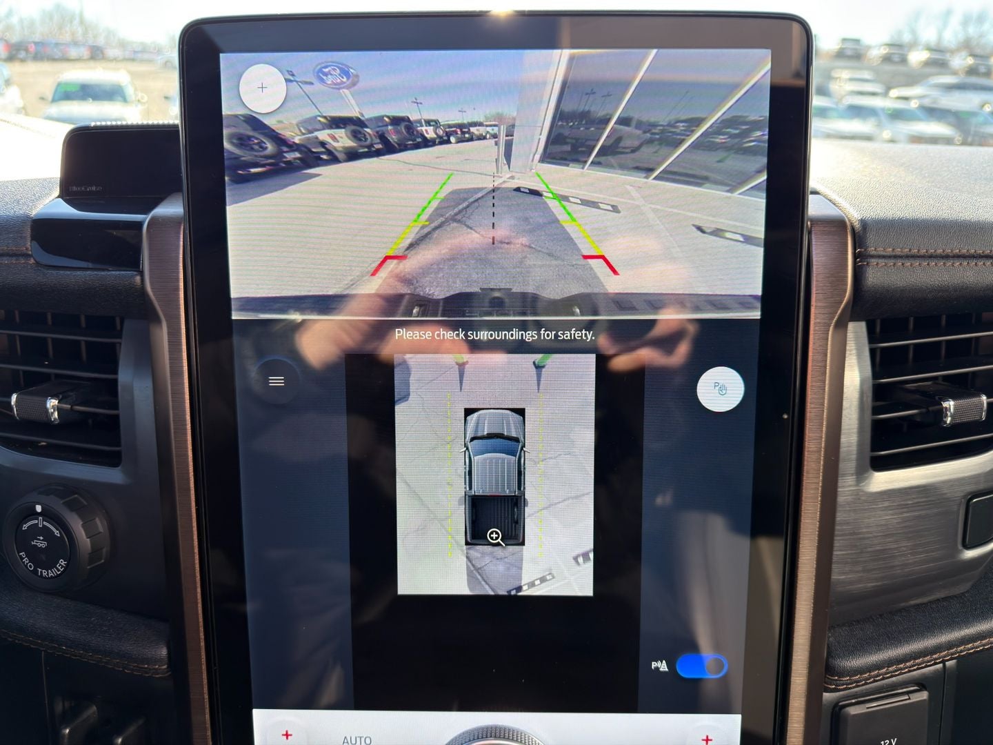 2022 Ford F-150 Lightning LARIAT