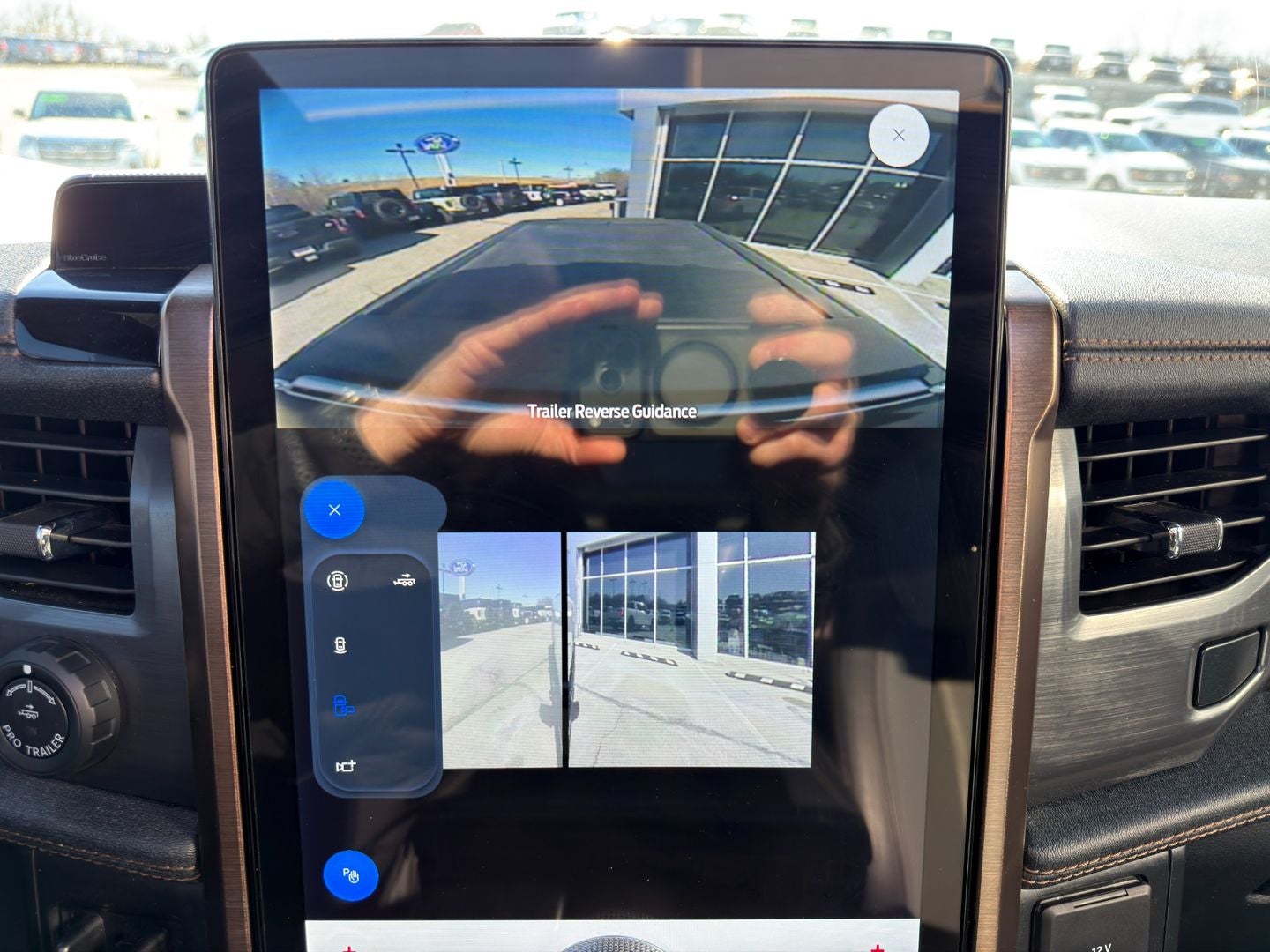 2022 Ford F-150 Lightning LARIAT