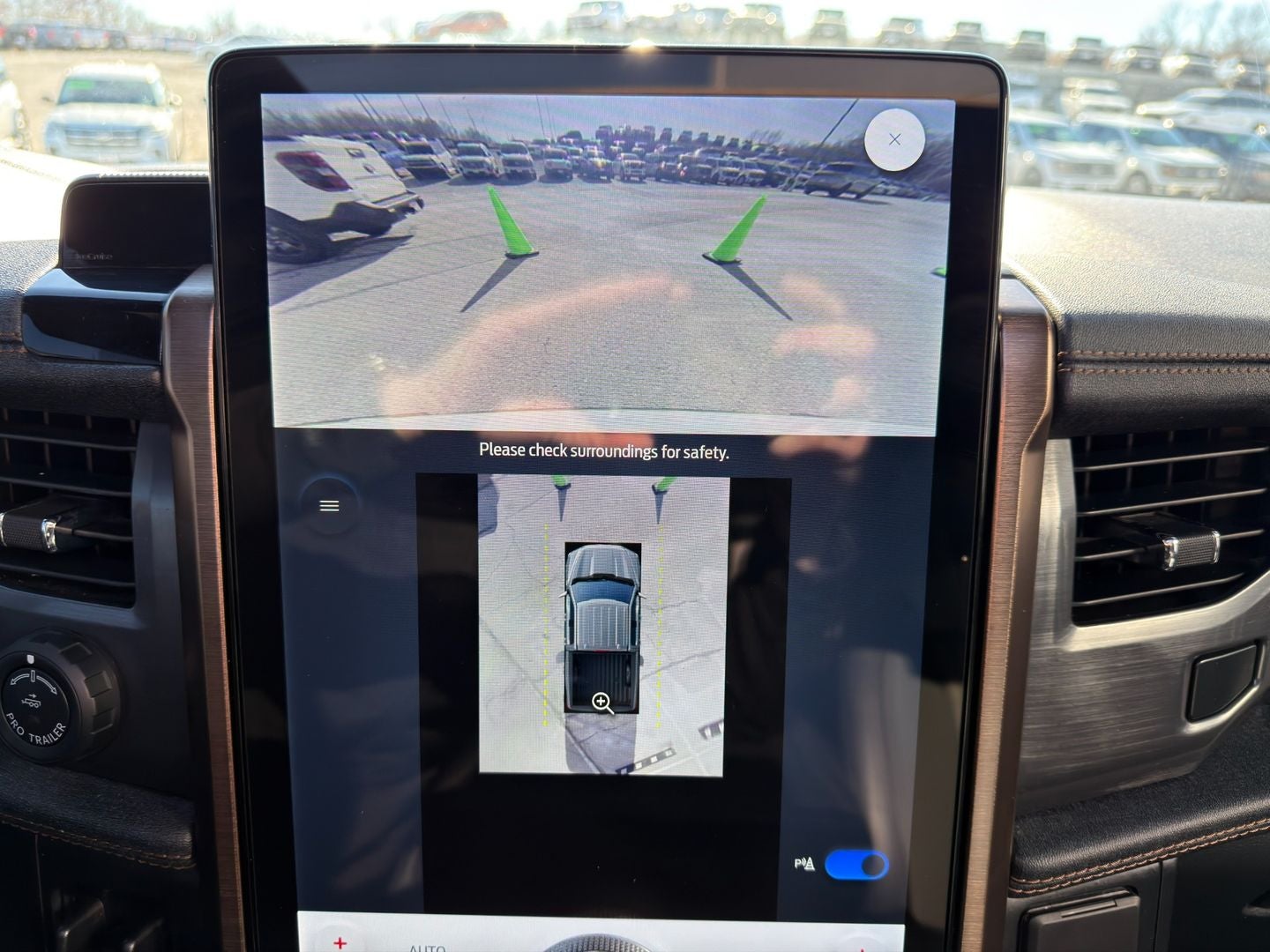 2022 Ford F-150 Lightning LARIAT